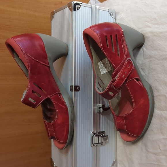 Merrell Evera Pump from the Cycling Collection - Picture 2 of 8